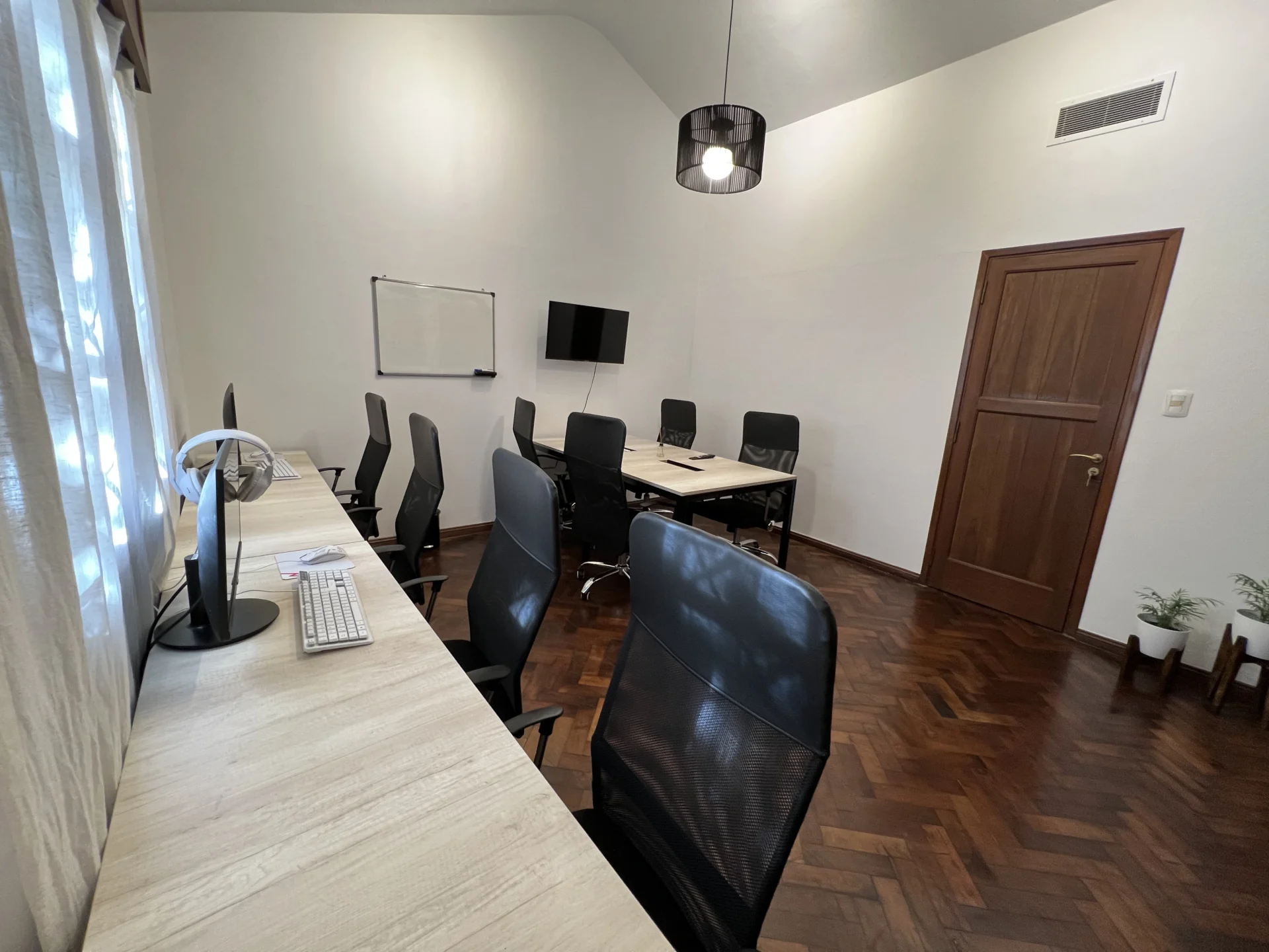 Alquiler de Coworking y Oficinas en Cordoba Argentina para empresas