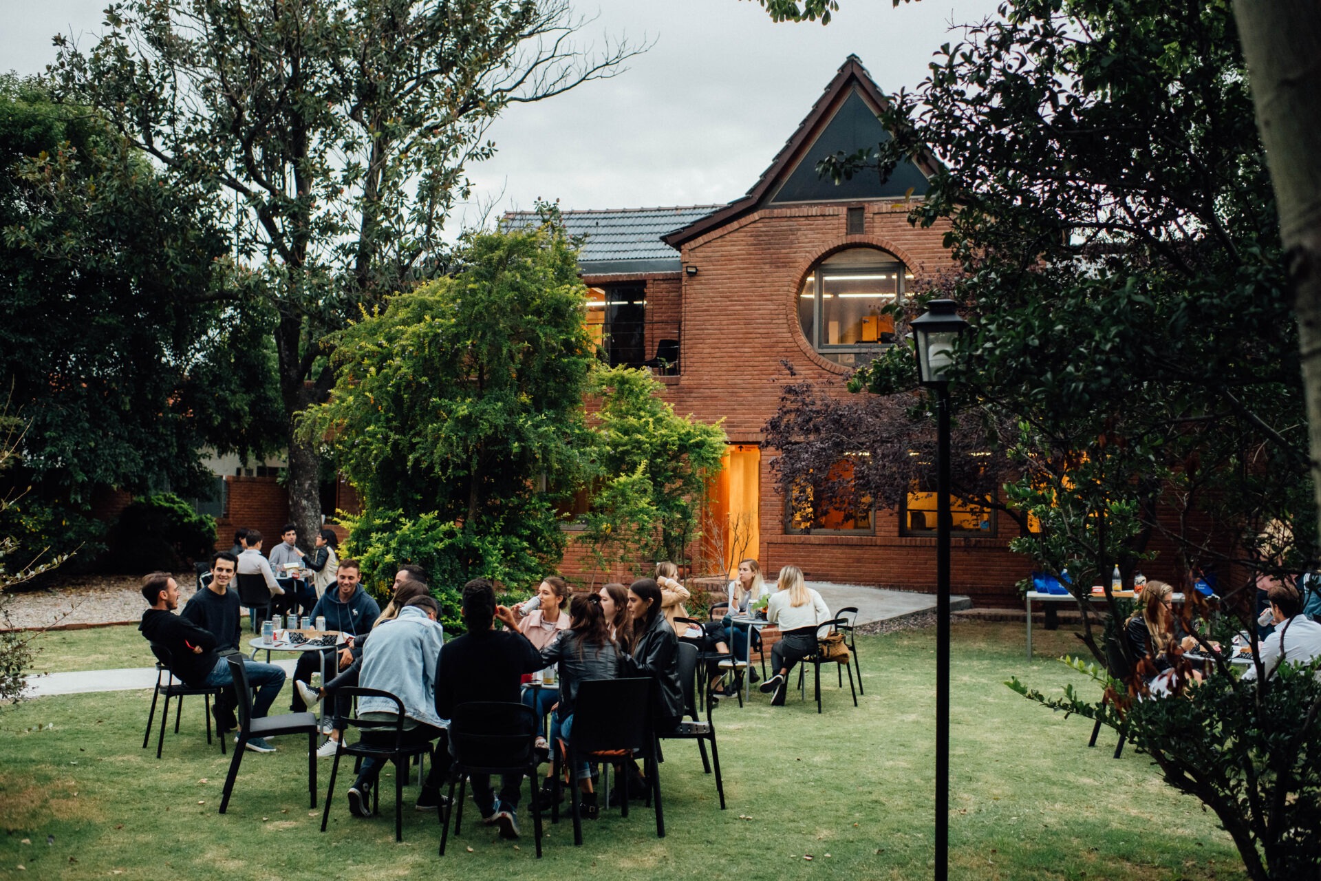 Alquiler de Coworking y Oficinas en Cordoba Argentina para empresas